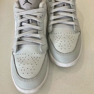 Jordan 1 low CAMO size 6